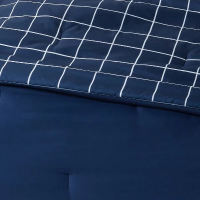 Reversible Microfiber Grid Comforter - Room Essentials™ 7 Reversible Microfiber Grid Comforter - Room Essentials™ - Image 5