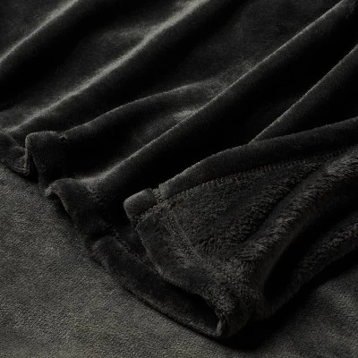 Recycled Polyester Throw Blanket - Room Essentials™ 4 Recycled Polyester Throw Blanket - Room Essentials™ - Image 2